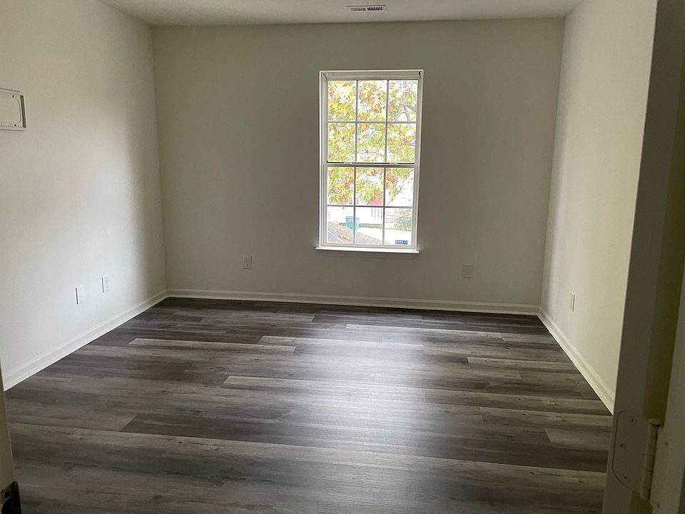 1st image of 809 Aubrey Ave