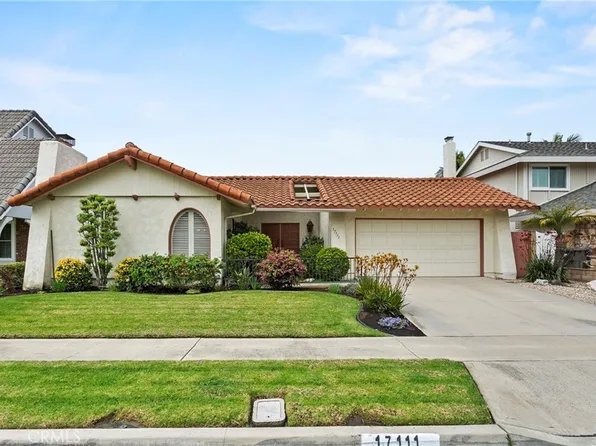 17111 Saint Andrews Ln, Huntington Beach, CA 92649