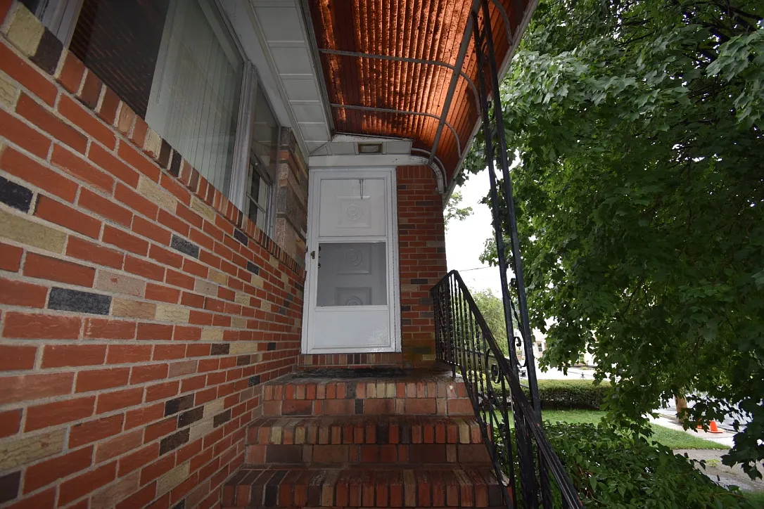 3 bed, 2488 sqft, $3,950 — Photo 1
