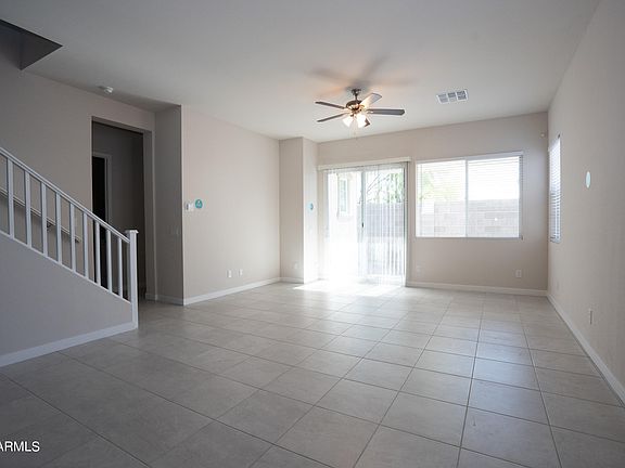 5th image of 1153 E SPRUCE Drive