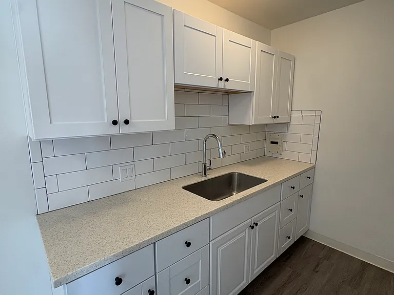 405 Corona Del Mar #6 — Photo 6