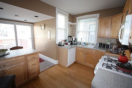 3rd image of 5820 W Waveland Ave