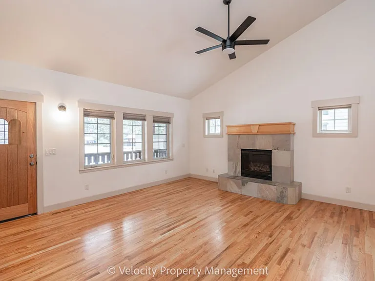 2469 NW Sacagawea Ln — Photo 3