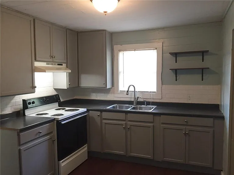 2305 Main St — Photo 6