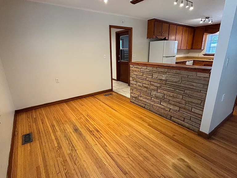852 N Xenophon Ave — Photo 7