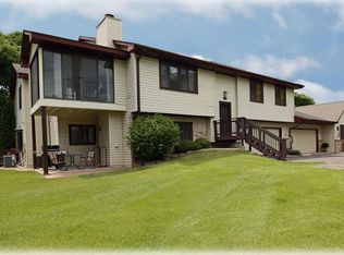 8710 Goldenrod Ln N, Maple Grove, MN 55369