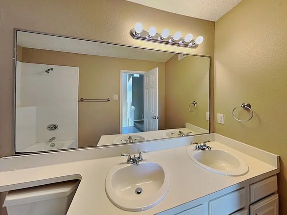 5th image of 3382 Branch Hollow Cir