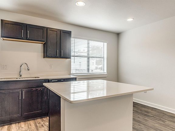 3rd image of 2106 Bennett Ave APT 204