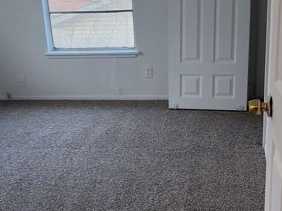 5th image of 4619 Argonne Dr #1
