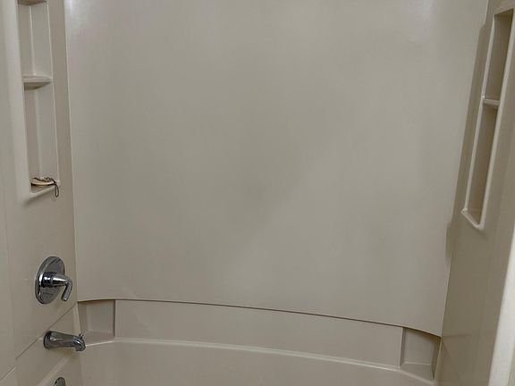 5th image of 105 Emily Ln