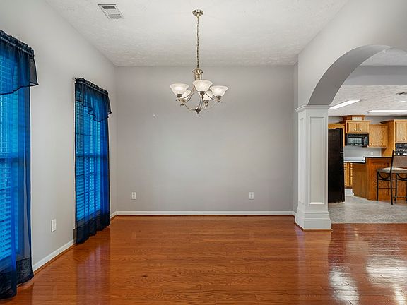 3rd image of 2034 Lee Road 279