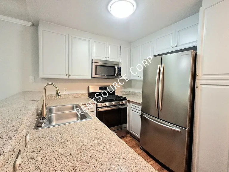5525 Canoga Ave #123 — Photo 8