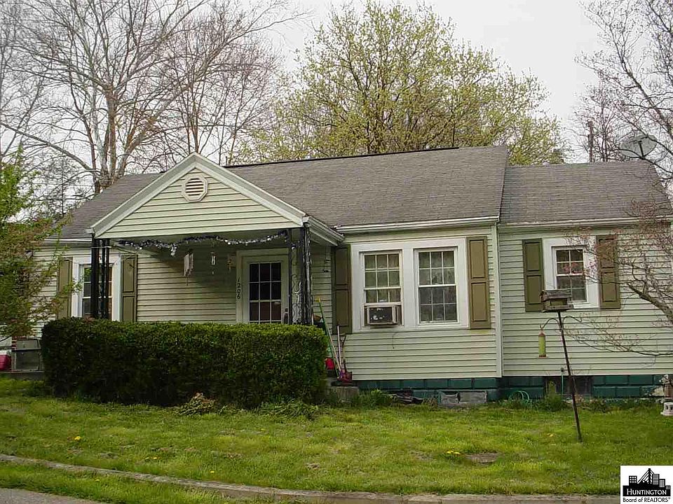 1st image of 1206 N Jefferson Dr