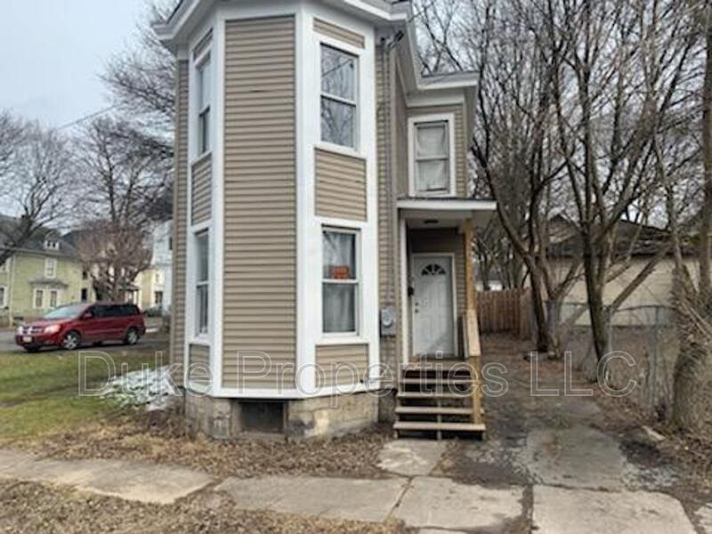 1st image of 6 Parsons St #6