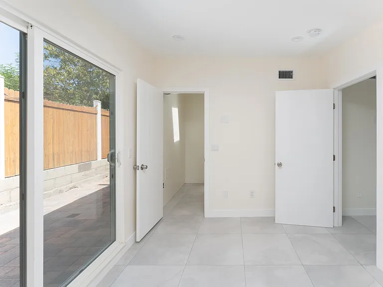 537 Spencer St #A — Photo 10