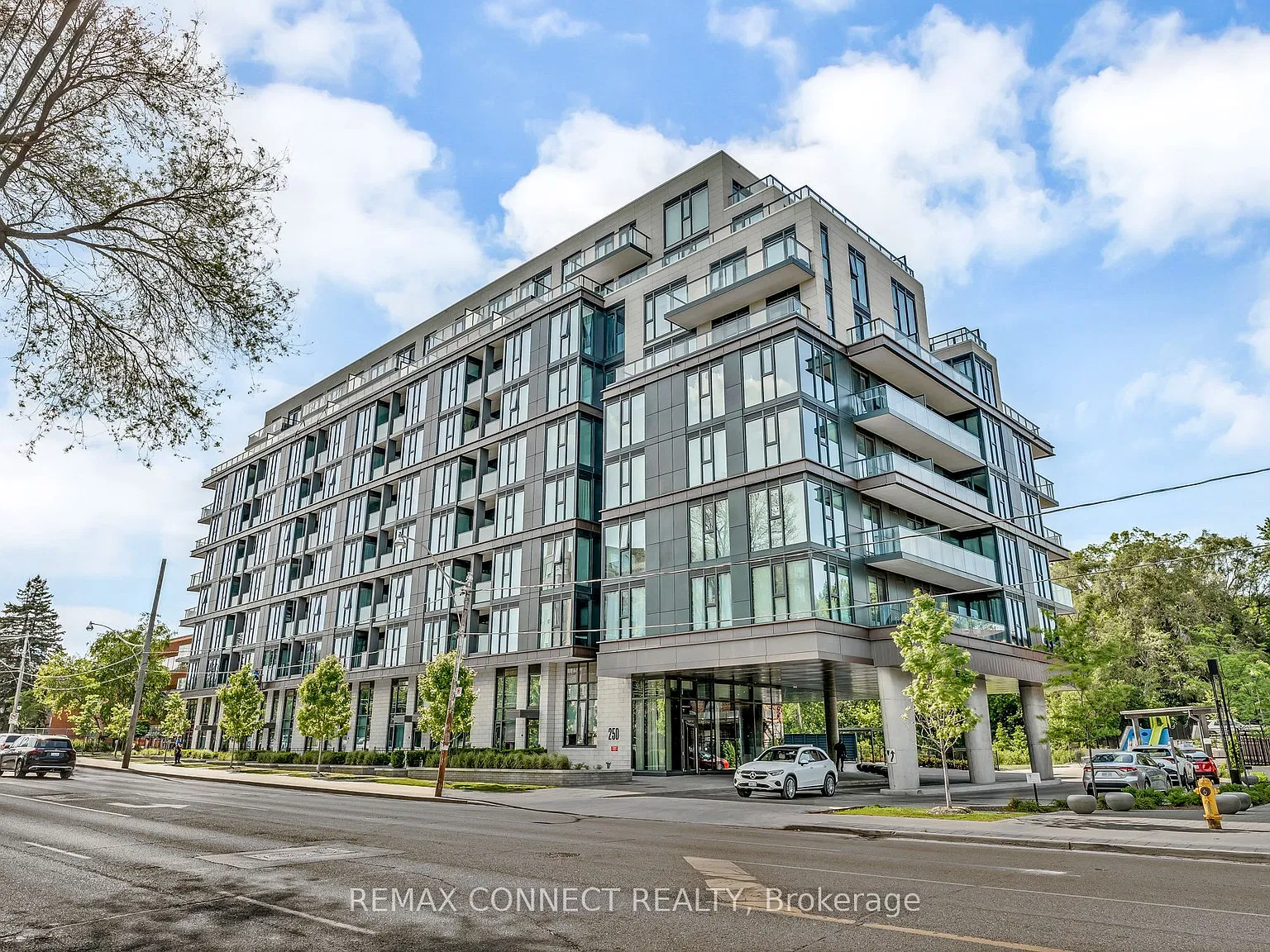 3 bed, $4,300 — Photo 1