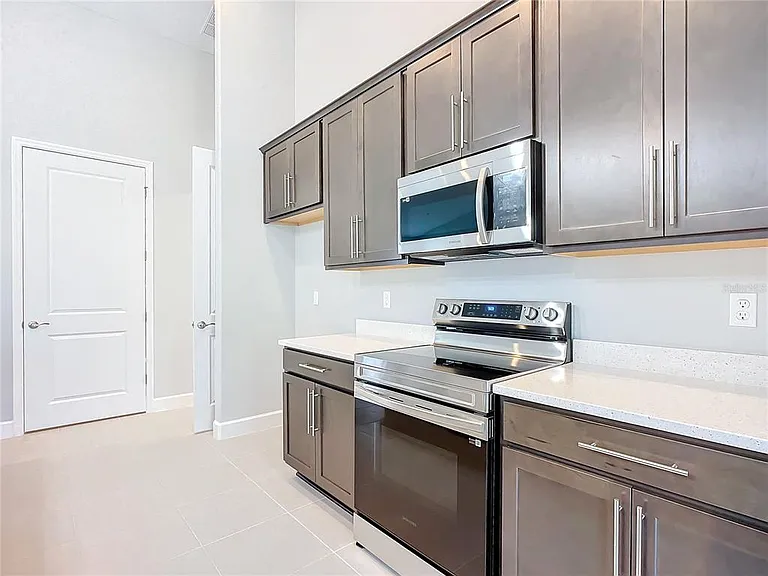 16 Egan Dr — Photo 28