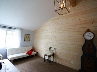 3277 Hill Ridge Dr, Eagan, MN 55121