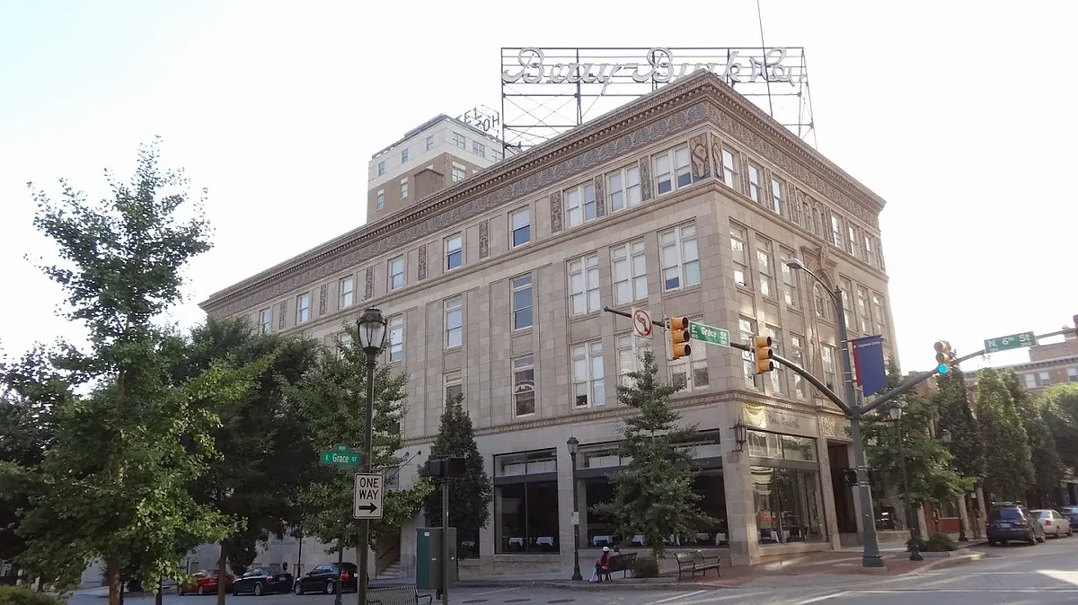 Building Photo - Berry Burk