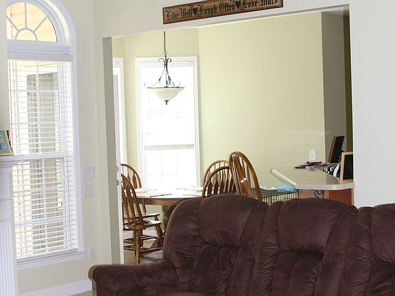 great room & eat in kitchen