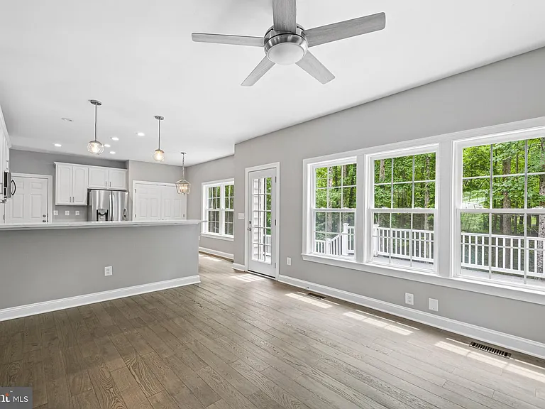 1525 Walters Ln — Photo 16