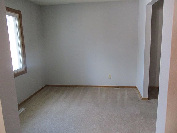 4th image of 3715 Columbine Cir