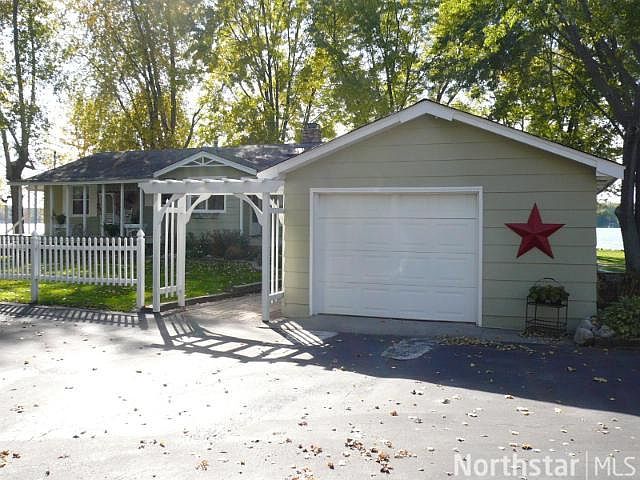 1st image of 27500 Lakewood Dr NW