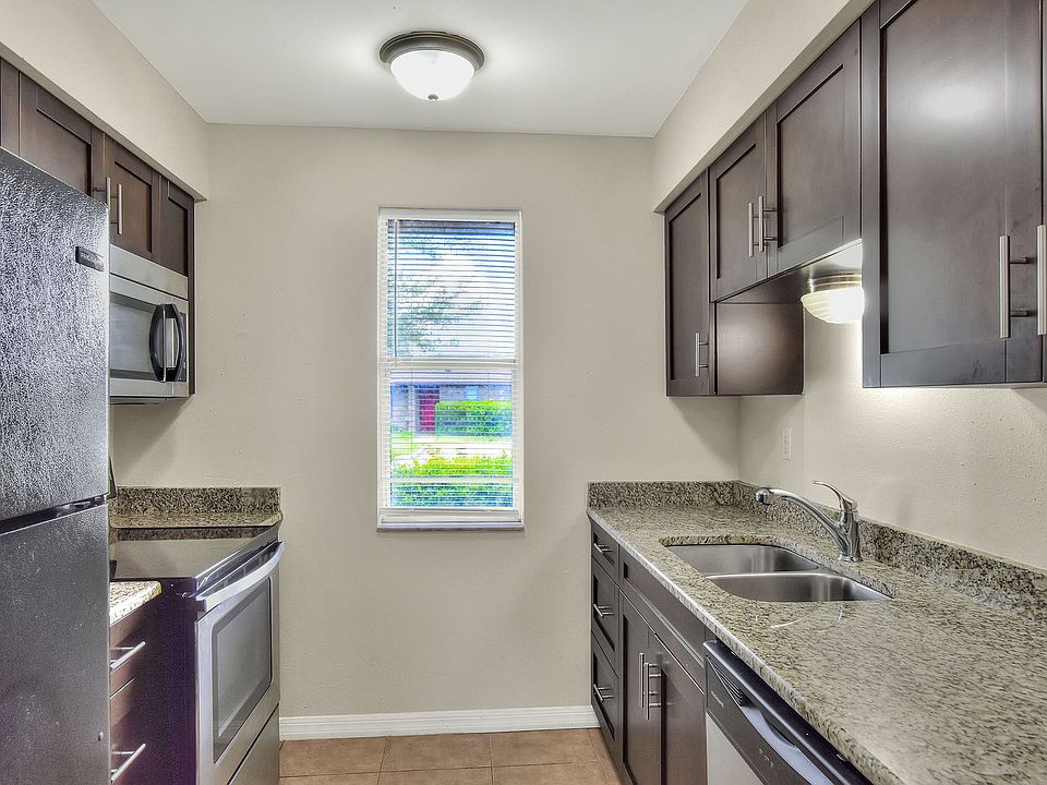 1st image of 2200 Clover Ridge Ct #2B-1BA-839SQFT