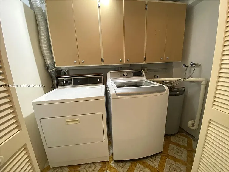 3300 SW 10th St #1 — Photo 5