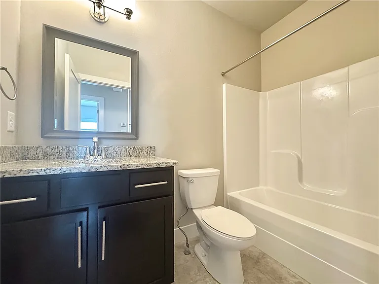 1013 NE Heights Ln — Photo 19