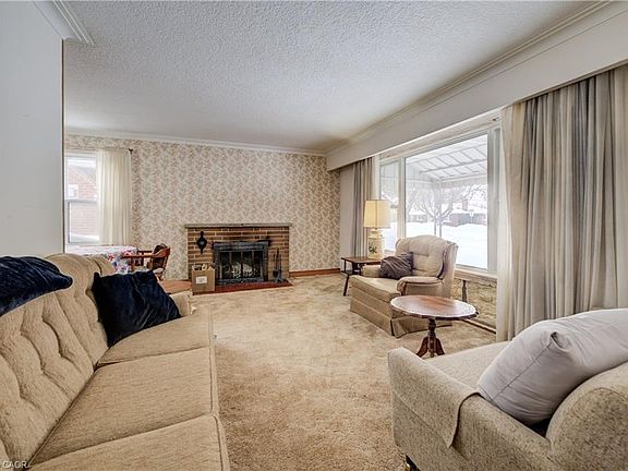 5th image of 33 Elginfield Dr