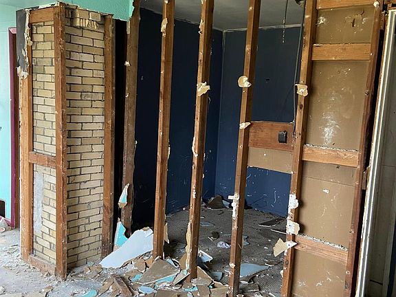 5th image of 915 Stocker Ave