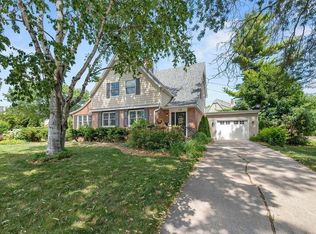 628 Valley Rd, Kohler, WI 53044