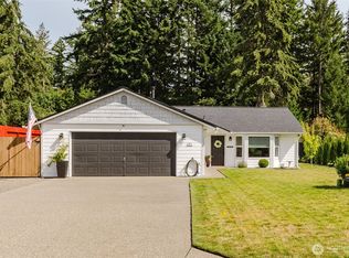 171 E Skylark Ct, Allyn, WA 98524