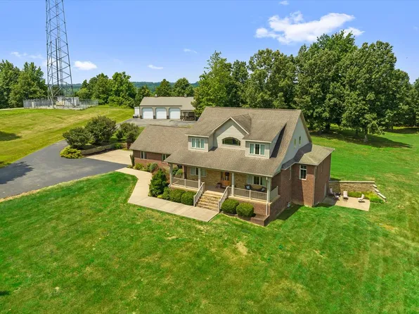 101 W Highland Park, Earlington, KY 42410