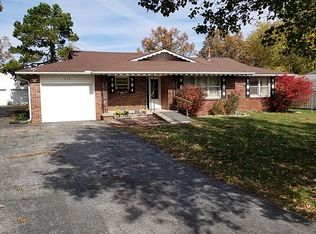235 E Anderson St, Seymour, MO 65746