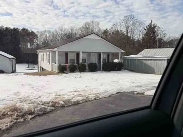 2724 Concord Rd, Chatham, VA 24531