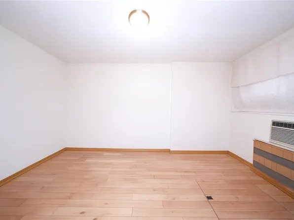 2240 East 26th Street image 8 of 20