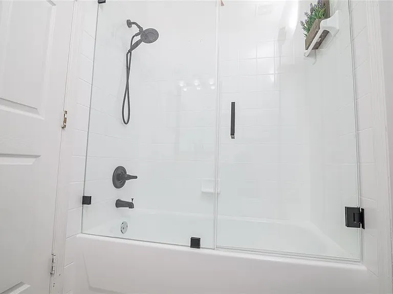 733 Calabria Ave — Photo 13