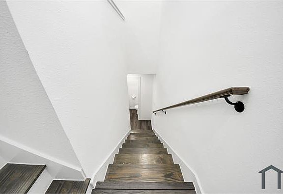 4th image of 8631 Peachtree St Unit A