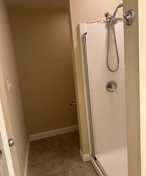 Master stand up shower