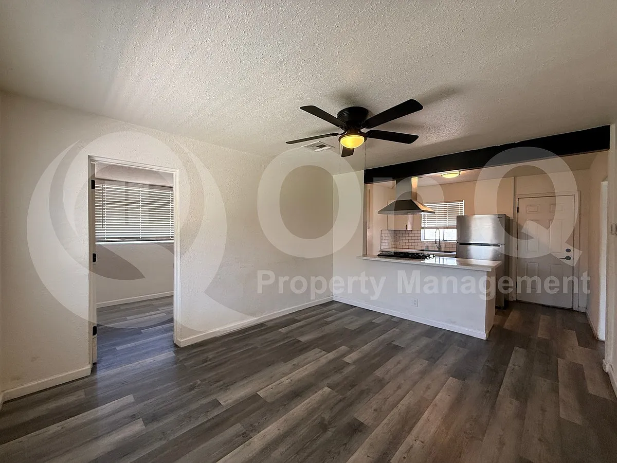 2 bed, 1.0 bath, 660 sqft, $1,349 — Photo 2