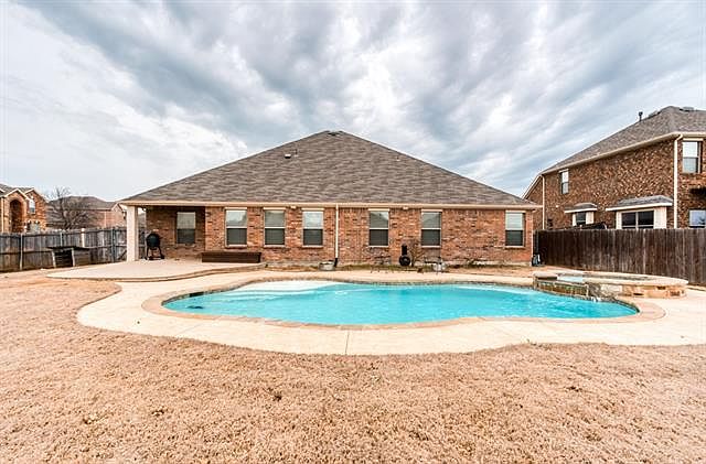 1st image of 1517 Lakeway Dr