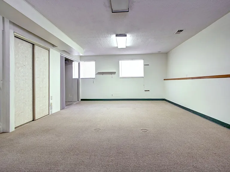 2911 S Clarkson St — Photo 19