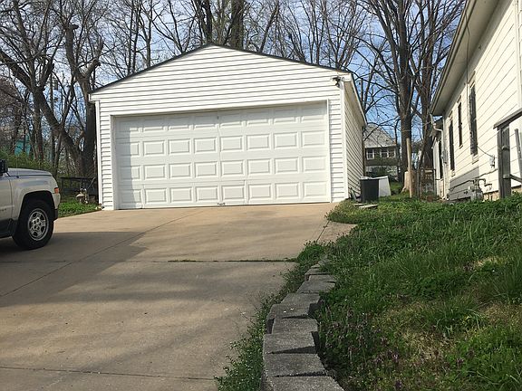 2nd image of 3846 E 9th Ter