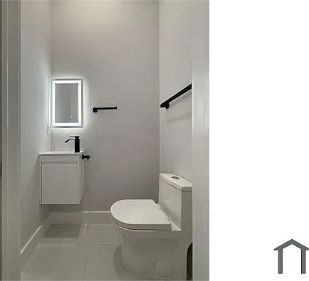 3 bed, 900 sqft, $1,990 — Photo 3