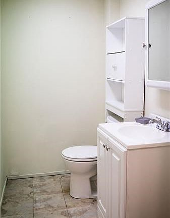 5th image of 140 Main St #138