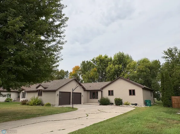 1422 14th Ave N, Wahpeton, ND 58075