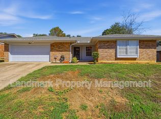 5917 Pleasant Hill Dr, Arlington, TX 76016