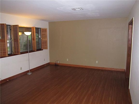 4th image of 6039 Stratford Pl